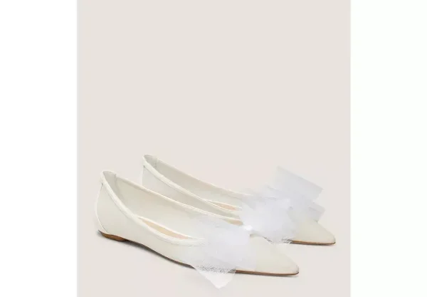 BLUSHING BOW FLAT