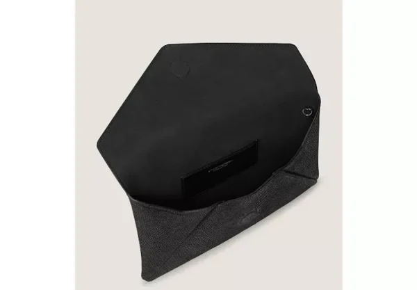LOVELETTER CLUTCH